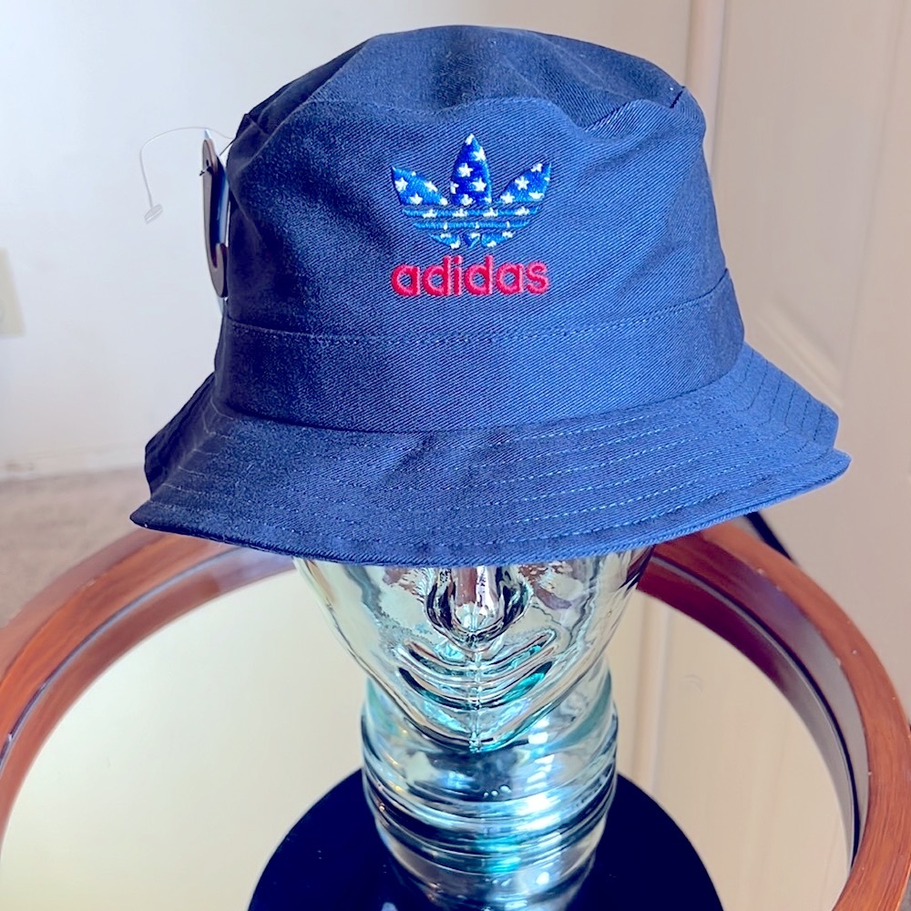 Adidas ‘Americana’ Bucket het